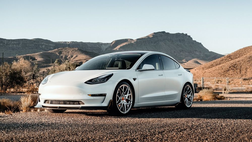 Tesla Model X: En innovativ elektrisk SUV for fremtiden